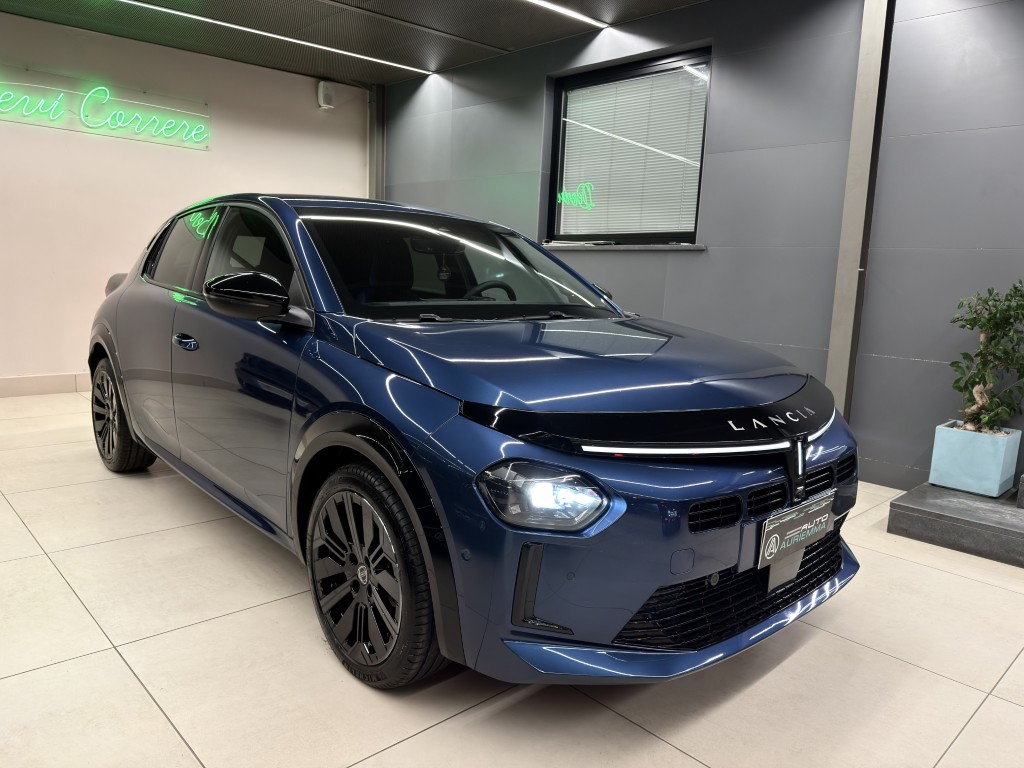 LANCIA YPSLON 1200 HYBRID 110 CV  EDIZIONE CASSINA 